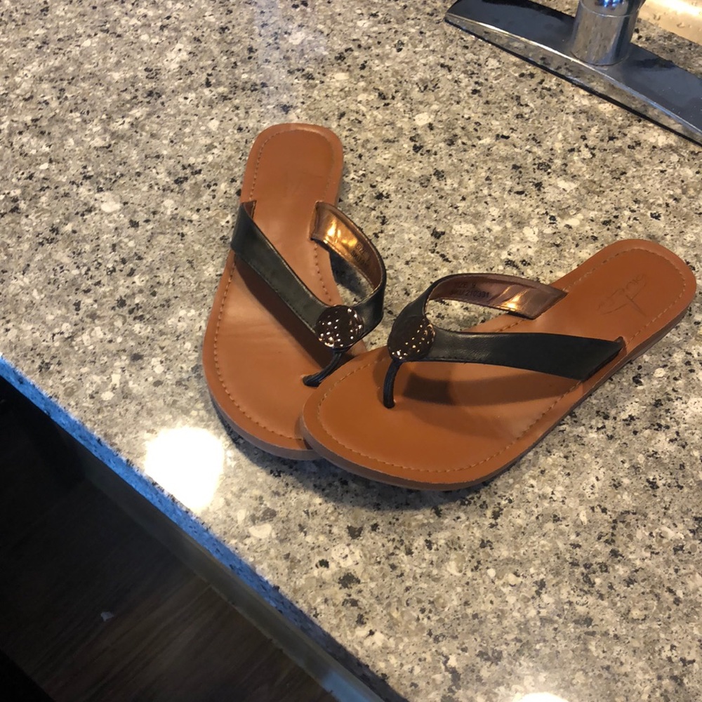 SANDALS!! - Picture 2 of 2